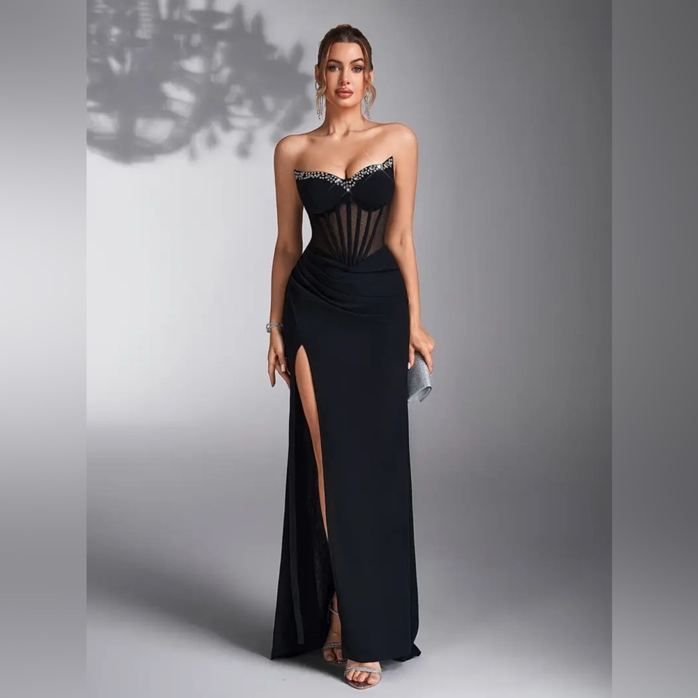 Elegant Black Strapless Evening Dress